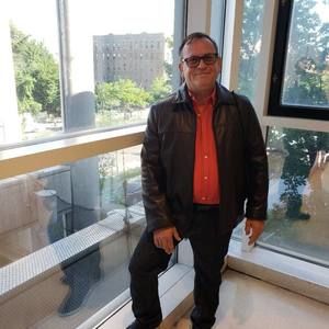 Meet your Posher, Luis